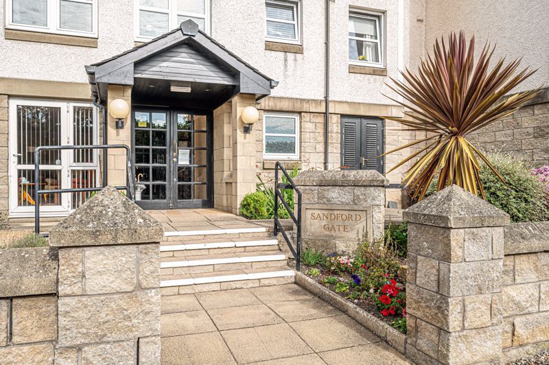 Property photo 3 of 24 Entrance