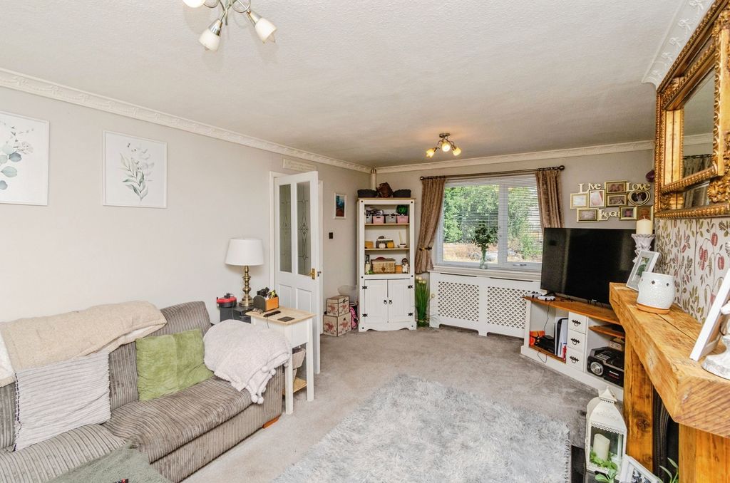 Property photo 3 of 17 Photo
