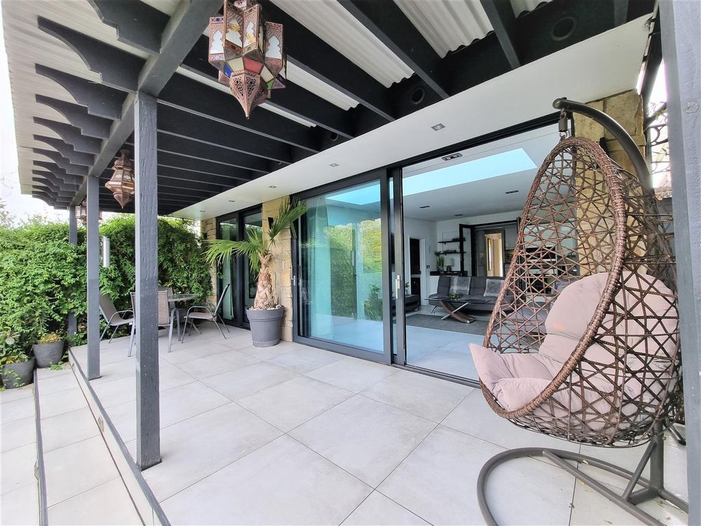 Property photo 3 of 27