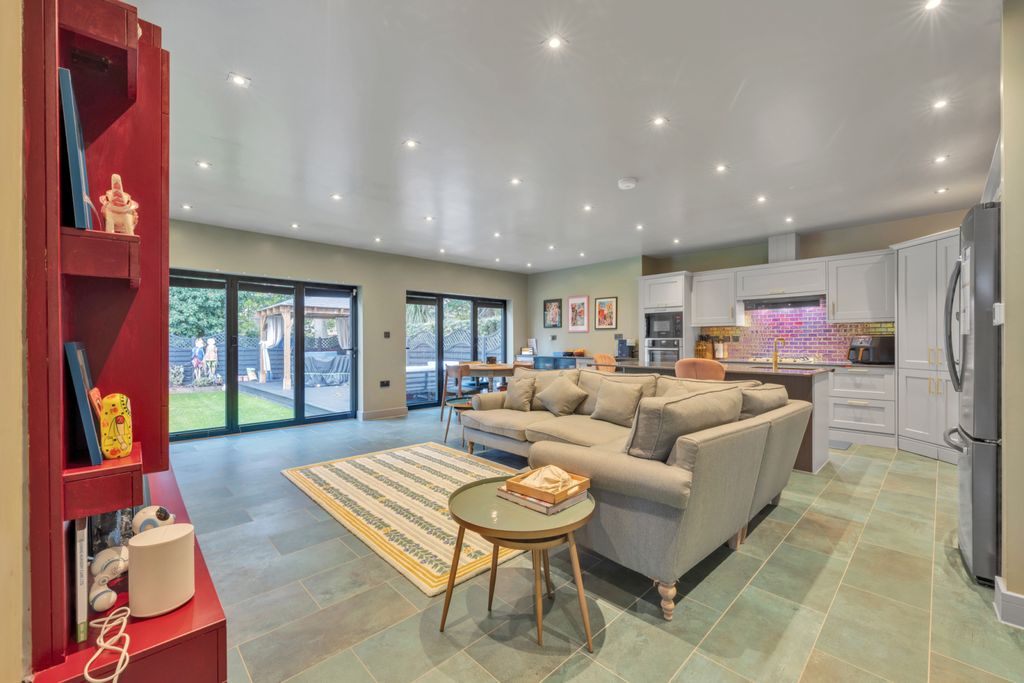 Property photo 2 of 22 Picture No. 07