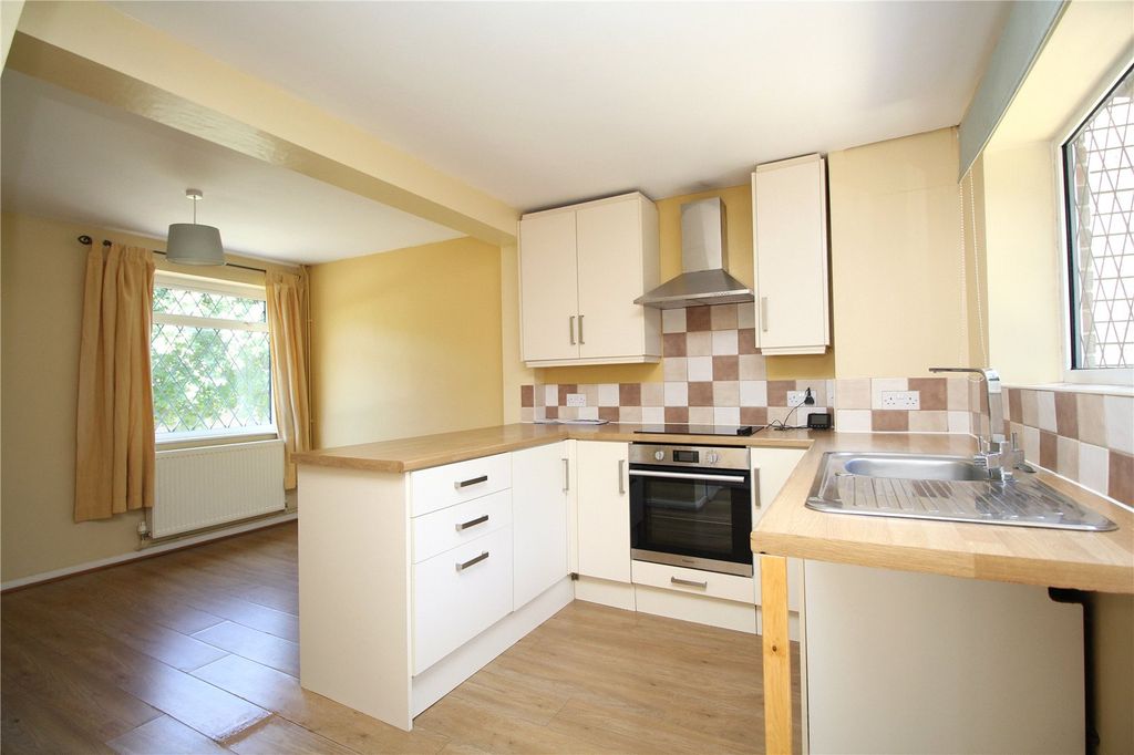 Property photo 2 of 9 Picture No. 14
