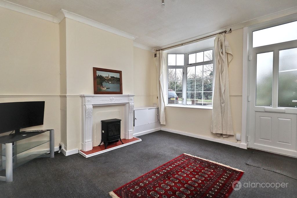 Property photo 2 of 18 4694503