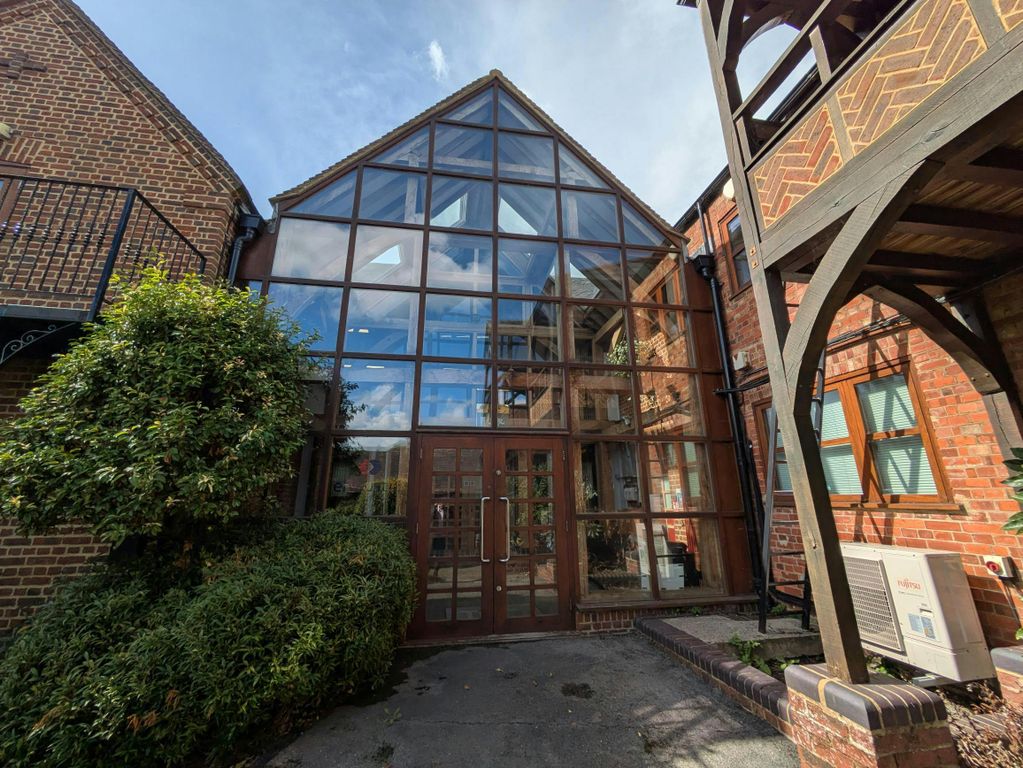 Property photo 2 of 8 1000033639.Jpg