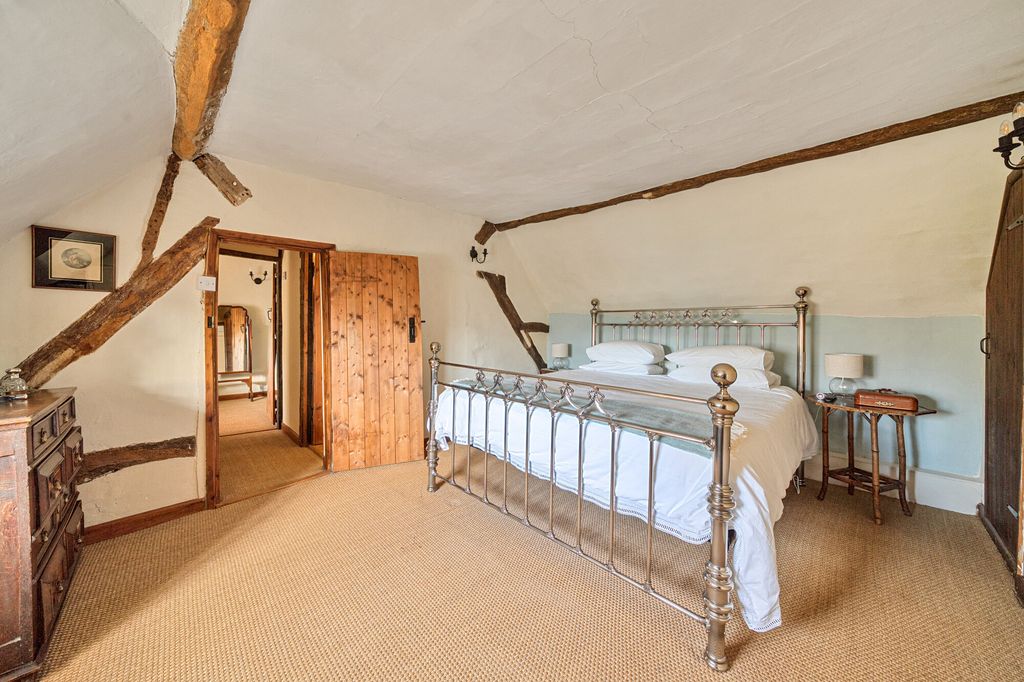 Property photo 3 of 21