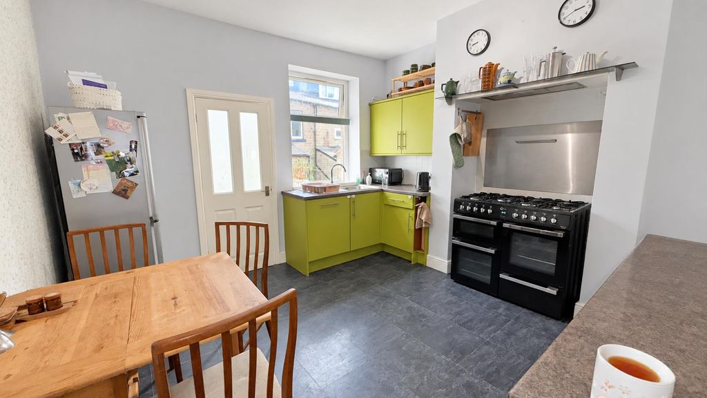 Property photo 3 of 14 3