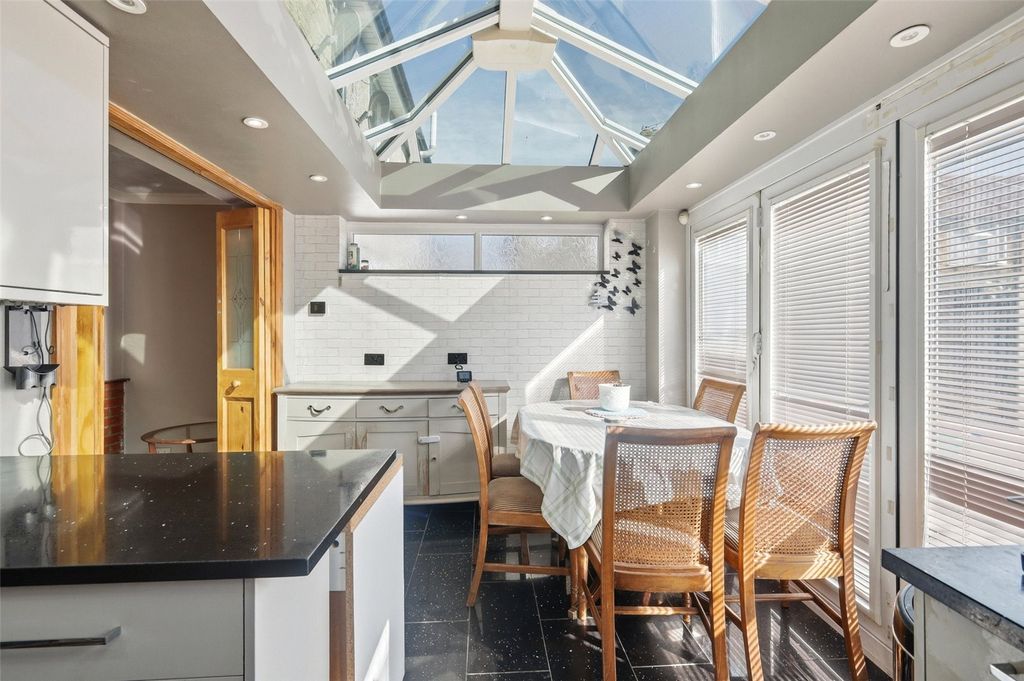 Property photo 3 of 22 Picture No. 14