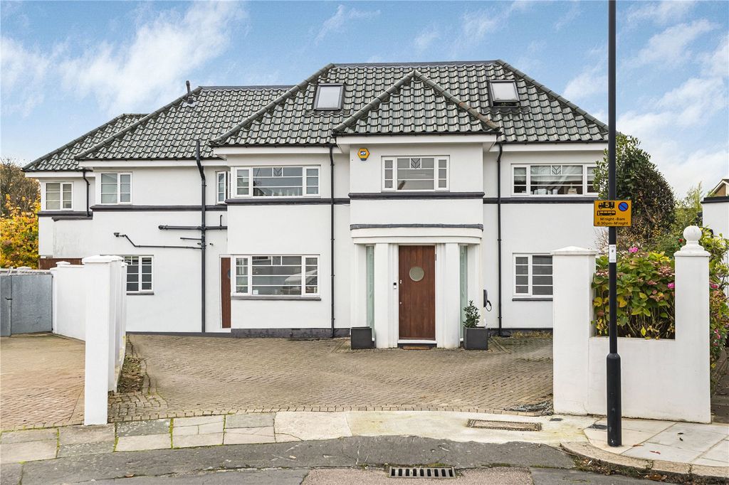 Property photo 2 of 49 Picture No. 99