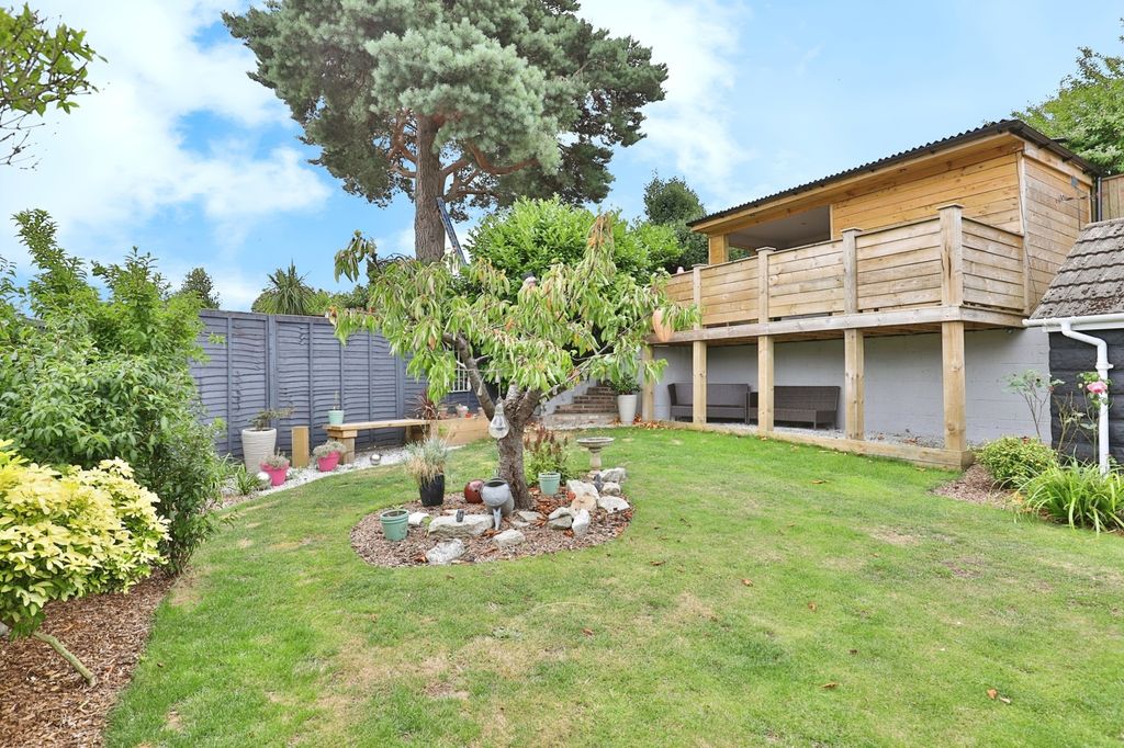 Property photo 2 of 17 Photo