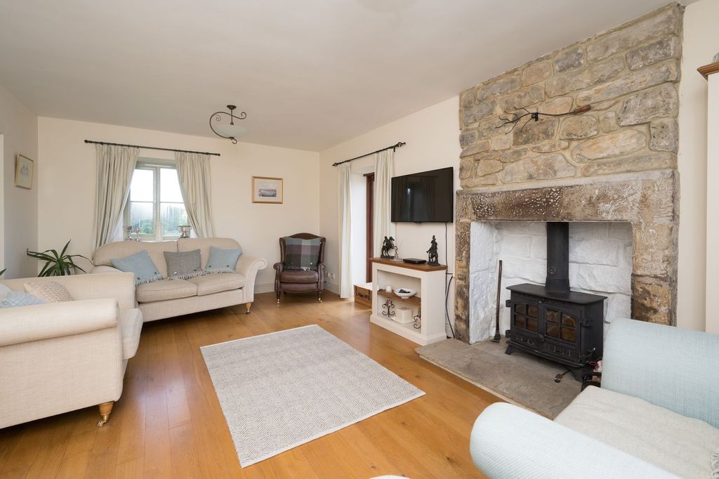 Property photo 3 of 30