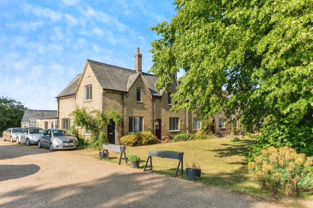 Property photo 2 of 18