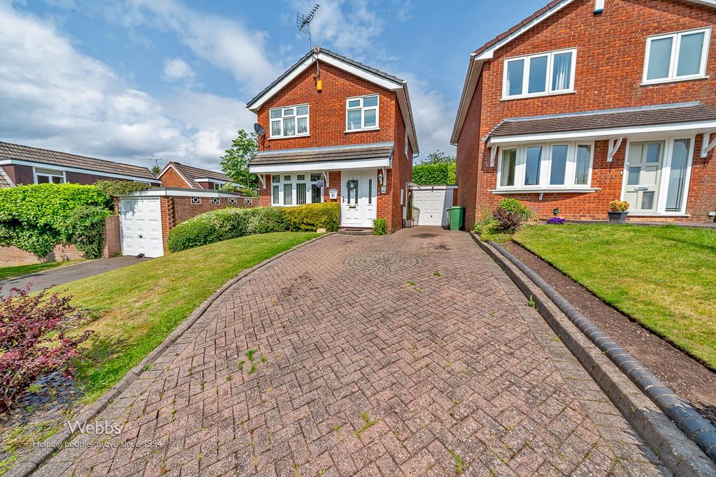 Property photo 1 of 30 Â© Webbs Estate Agents Â© (35 Of 128).Jpg