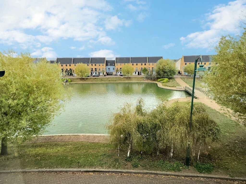 Property photo 2 of 26