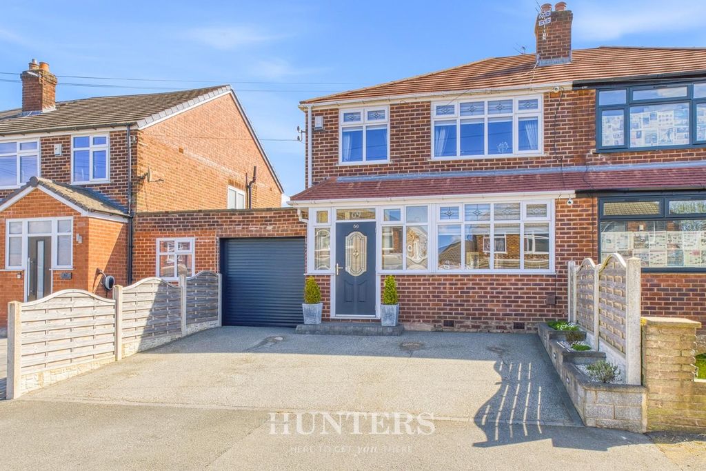 Property photo 1 of 21 Penrhyn Avenue (29).Jpg