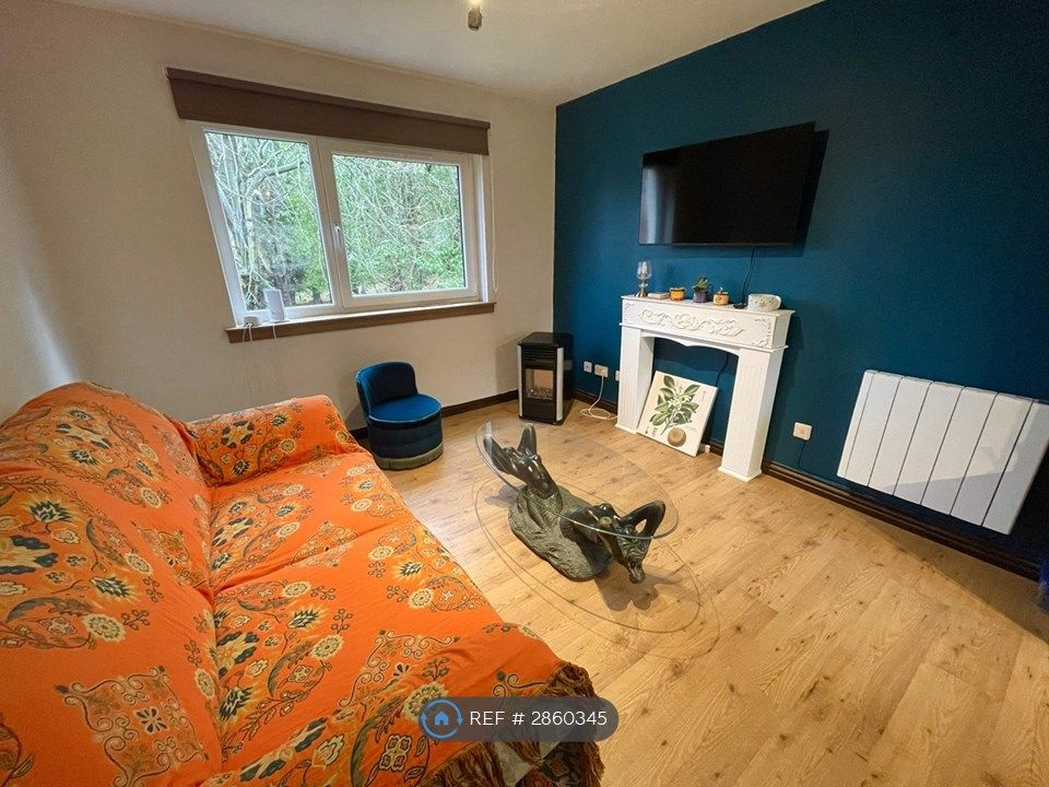 Property photo 2 of 12 Lounge
