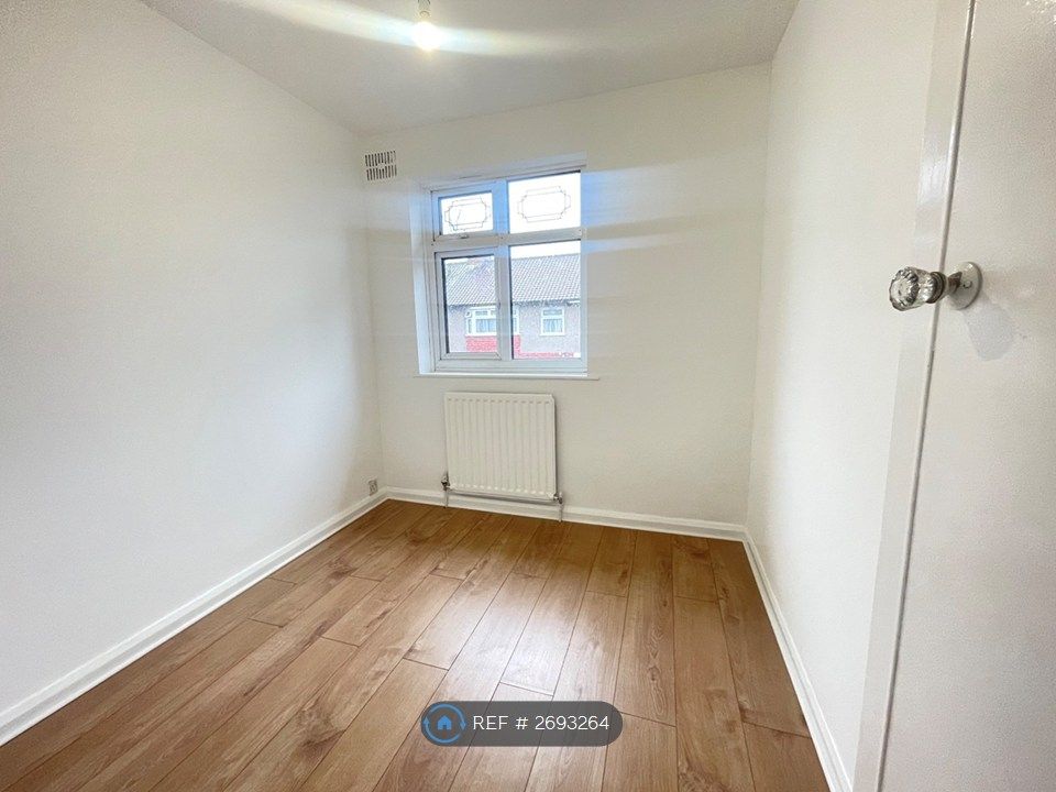 Property photo 3 of 8 Bedroom 2