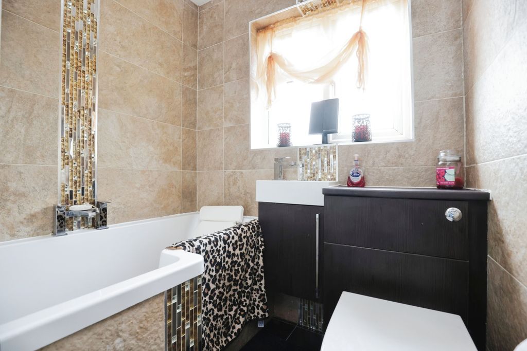 Property photo 3 of 12 Photography