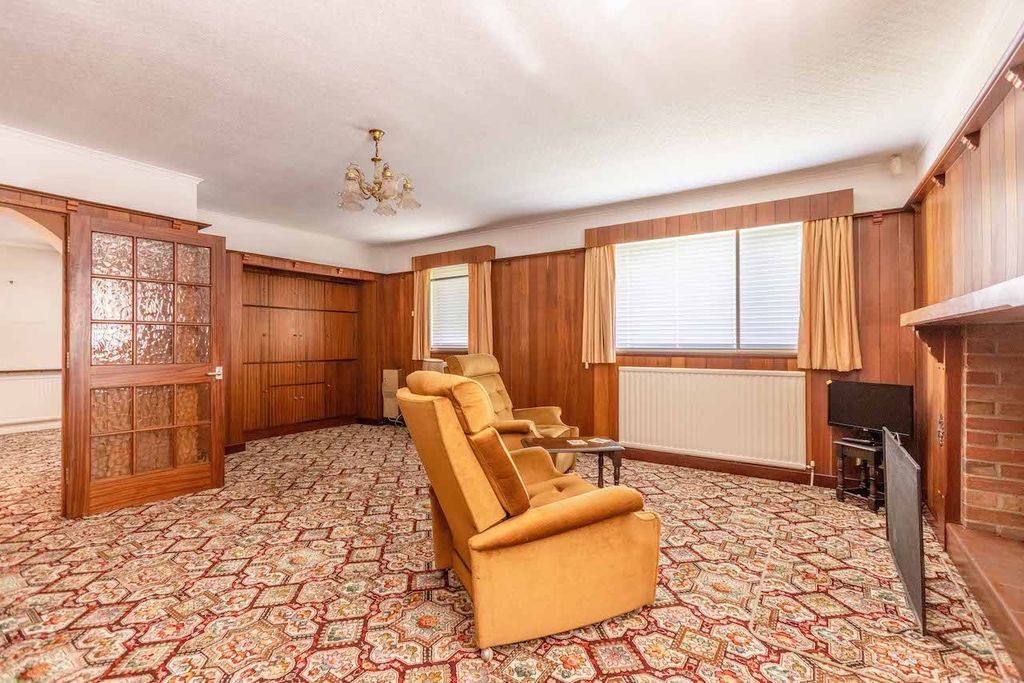 Property photo 3 of 27