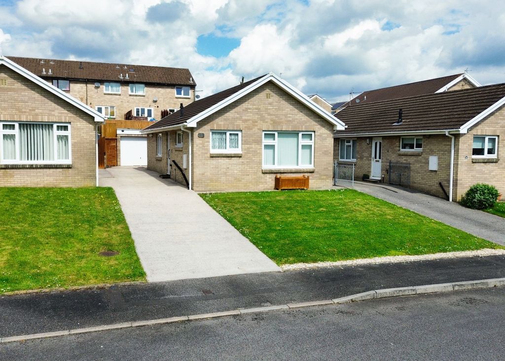 Property photo 1 of 21