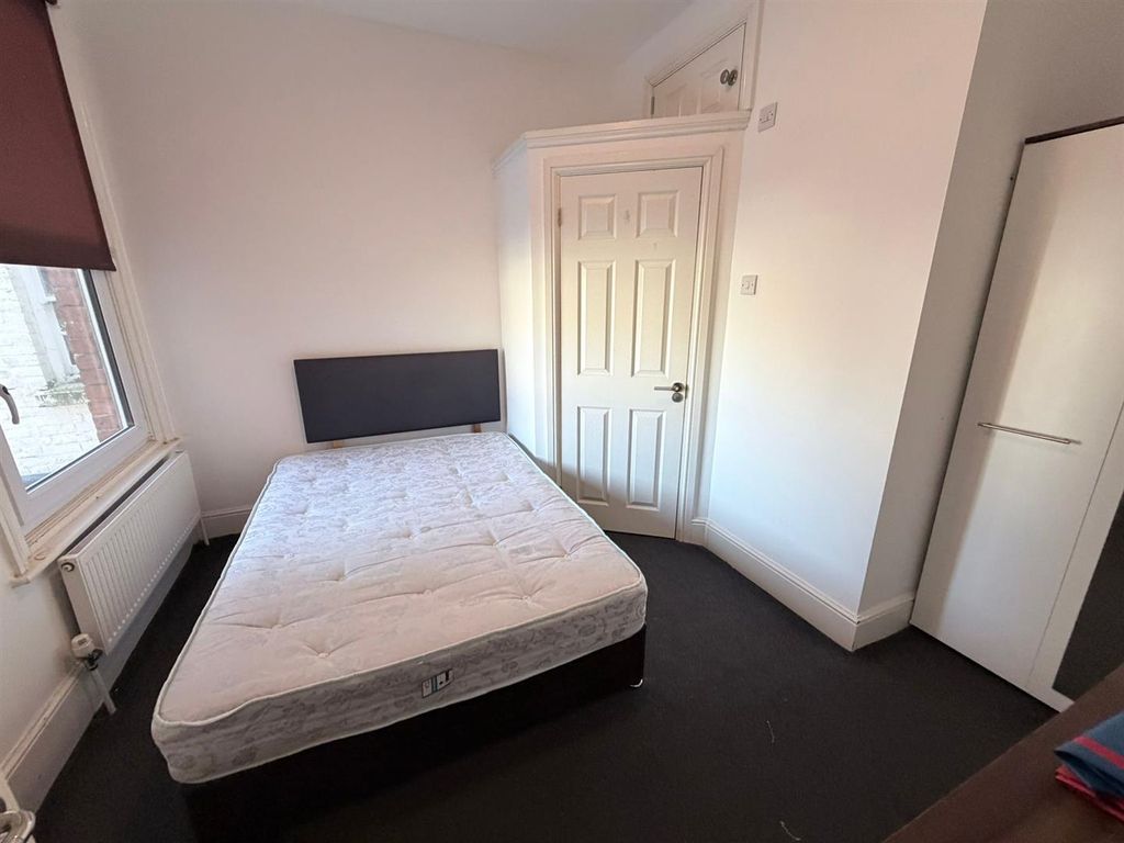 Property photo 2 of 6 Original-41Aa6BA8-7227-4D69-B651-Eeef4B0B4Cca.Jpeg