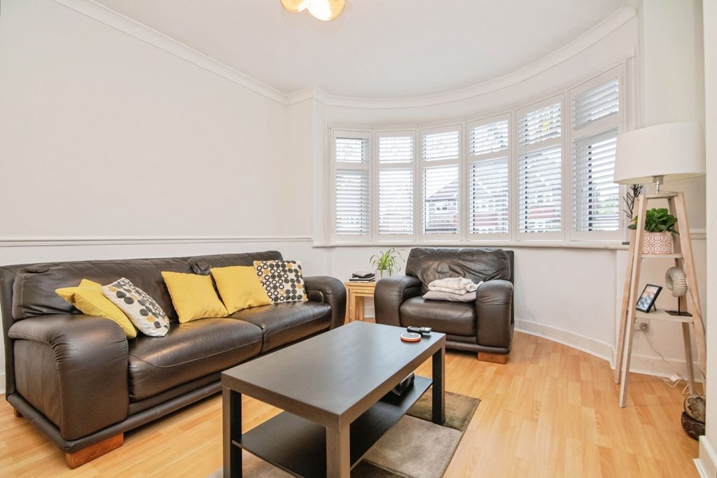 Property photo 3 of 17 Photo