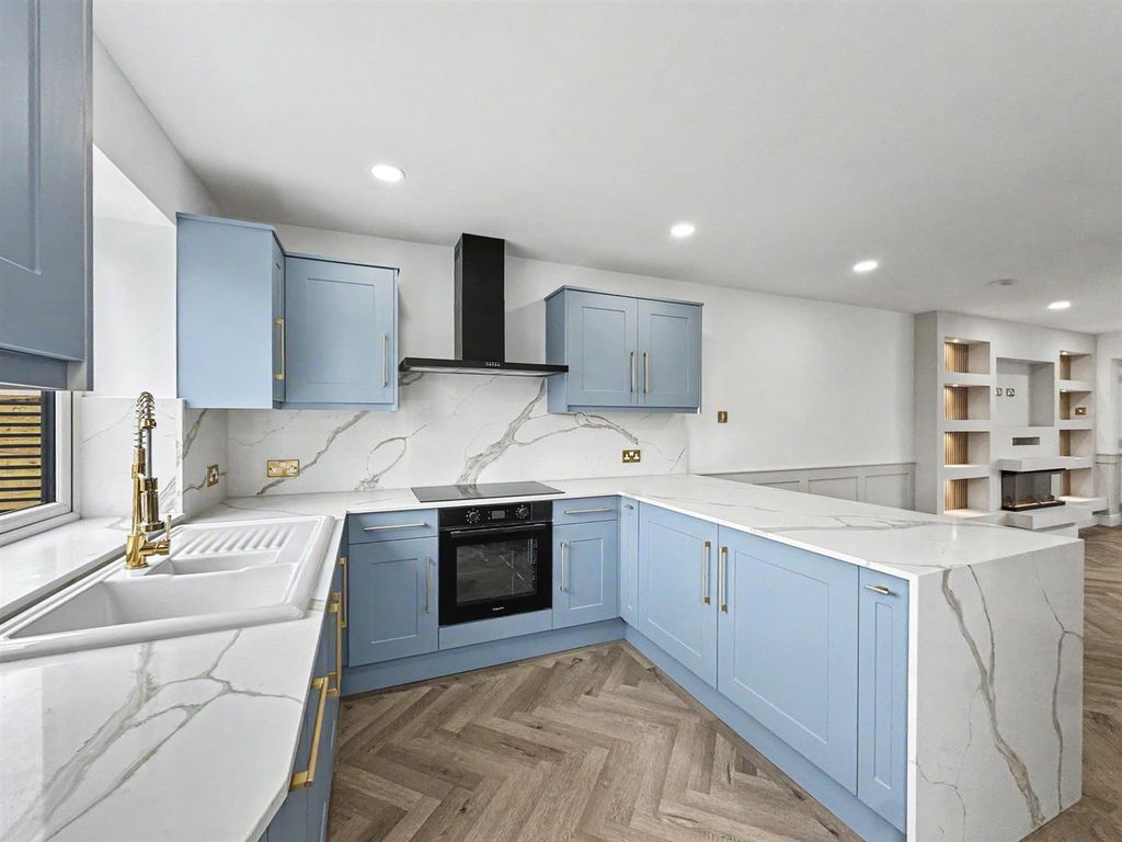 Property photo 3 of 27