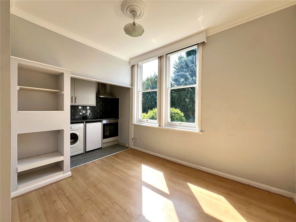 Property photo 2 of 5 Studio Room