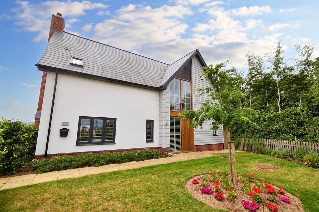 Property photo 1 of 32
