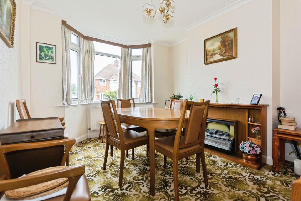 Property photo 2 of 17 Dining Room