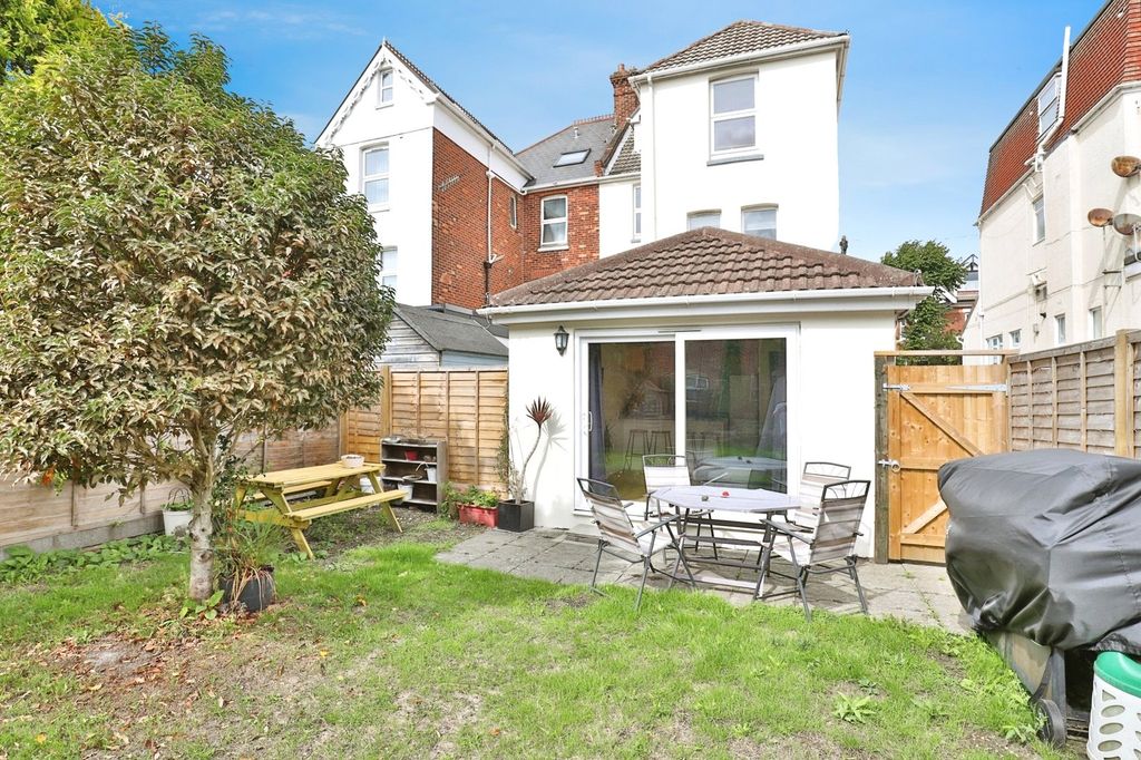 Property photo 3 of 17 Photo