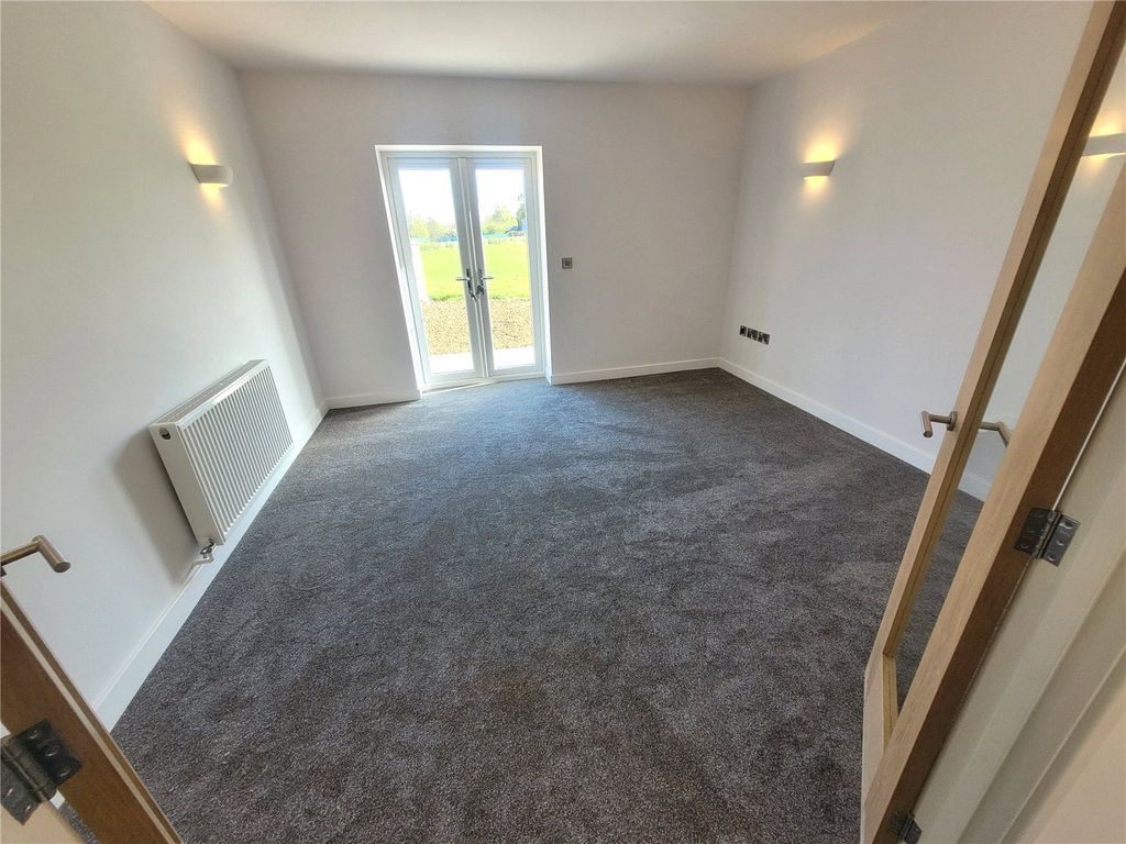 Property photo 3 of 8 Picture No. 02