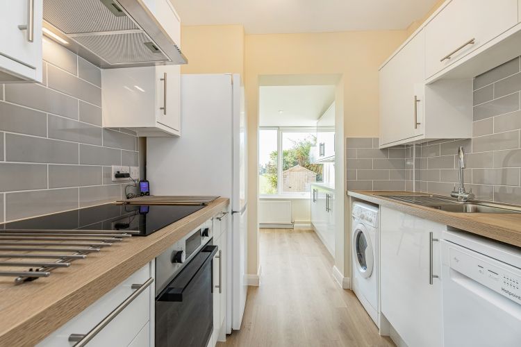 Property photo 3 of 10 303502