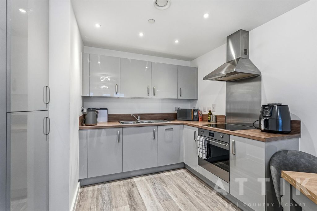 Property photo 3 of 24 Ar709485.Jpg