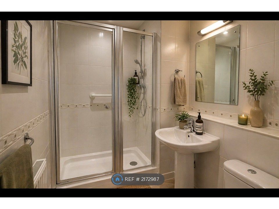 Property photo 3 of 18 Ensuite (Example Furniture)