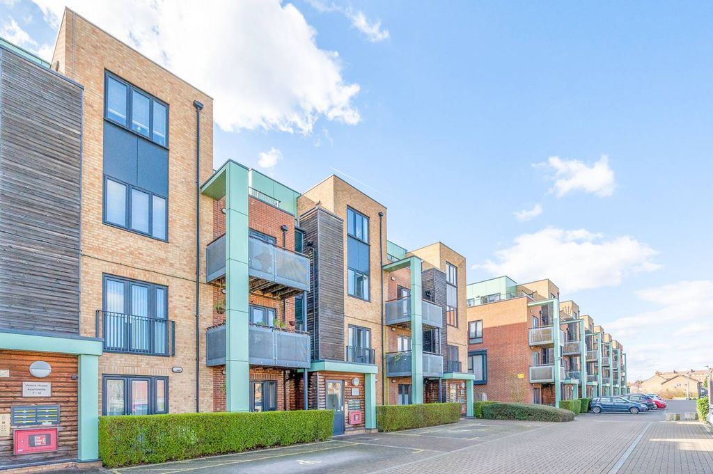 Property photo 2 of 12