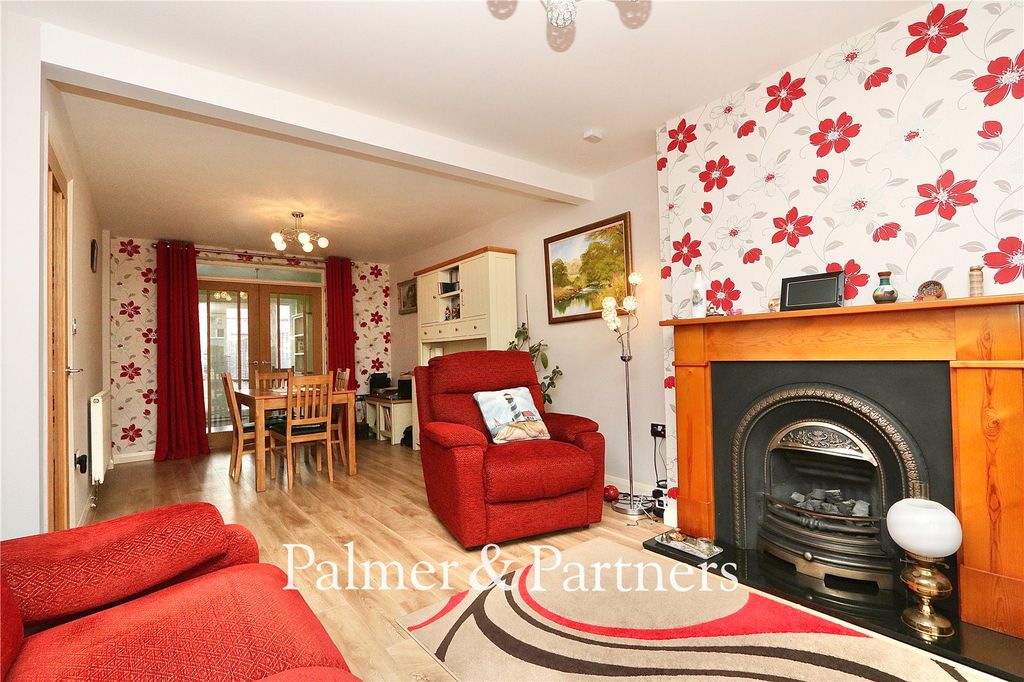 Property photo 3 of 22 Picture No. 05