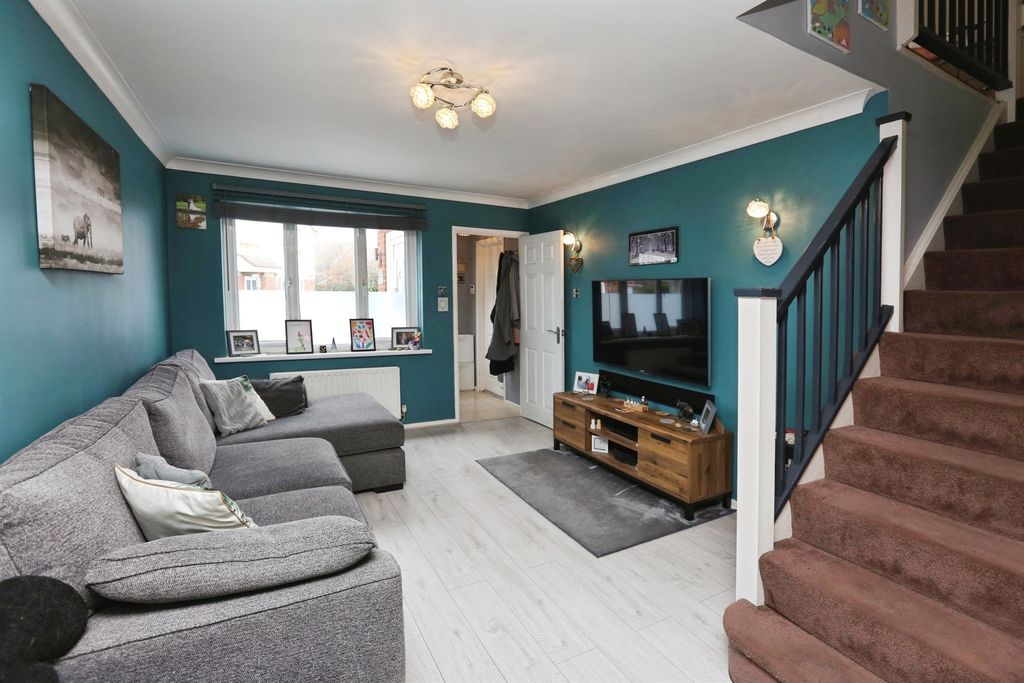 Property photo 2 of 18