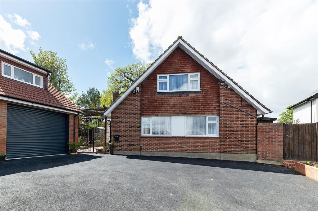 Property photo 1 of 12 Malden Road17.Jpg