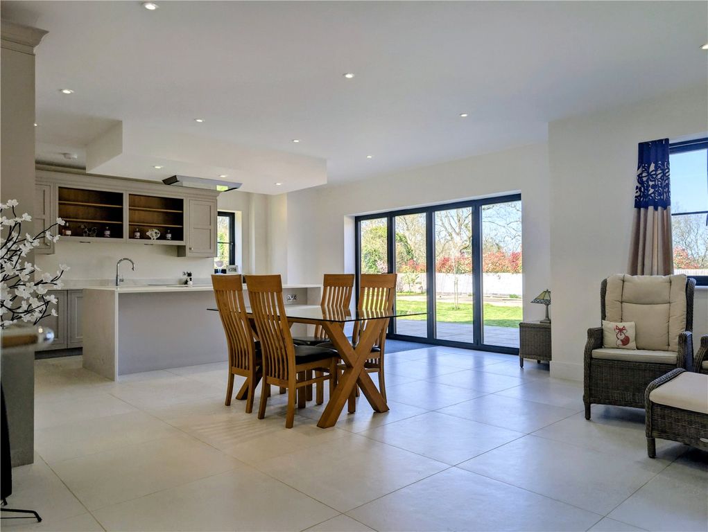 Property photo 2 of 17 Picture No. 38