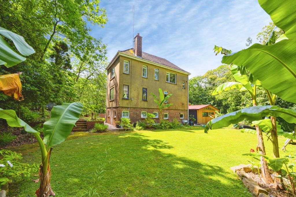 Property photo 2 of 30