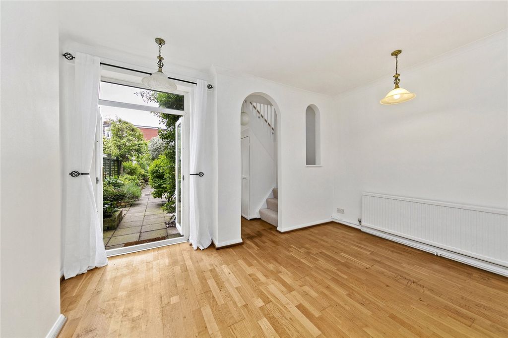 Property photo 3 of 12 Picture No. 10
