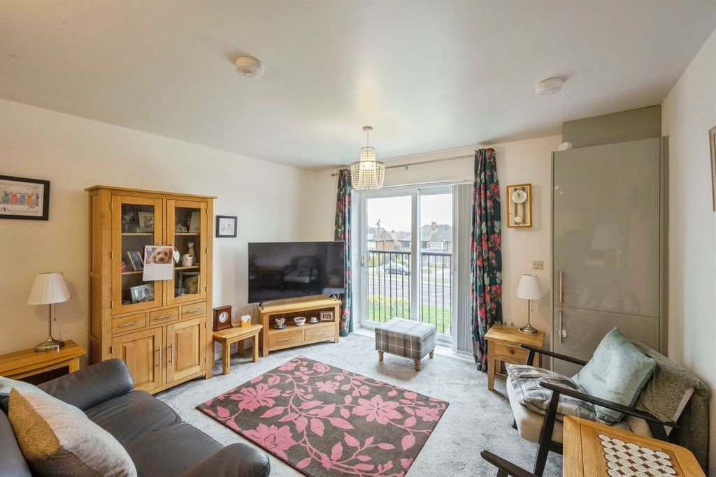 Property photo 3 of 13