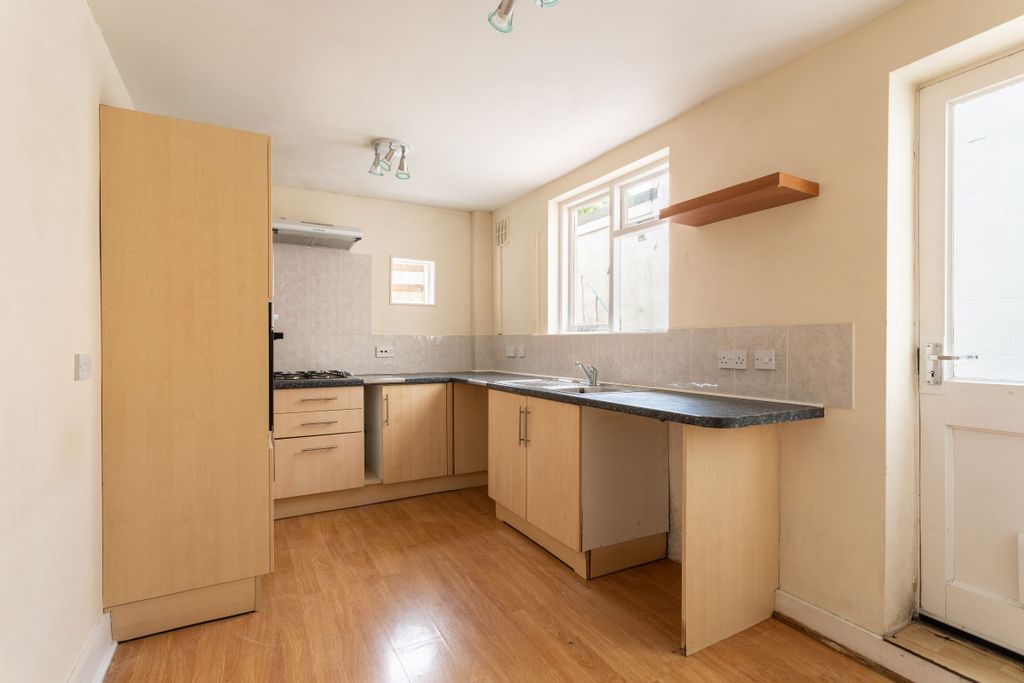 Property photo 3 of 12