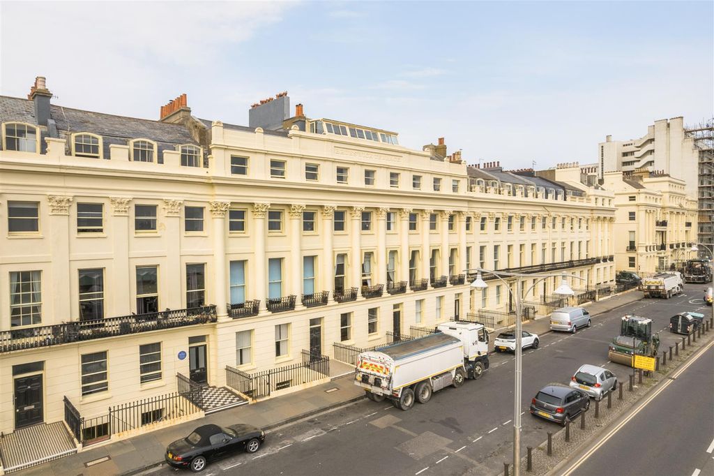 Property photo 1 of 22 Flat 4, 14 Brunswick Terrace-1.Jpg