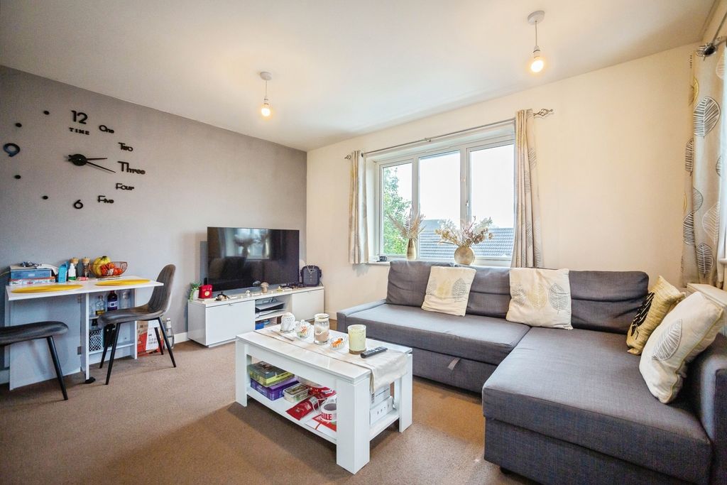 Property photo 2 of 16 Photo