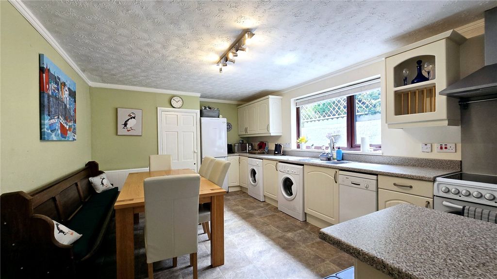 Property photo 3 of 16 Picture No. 22