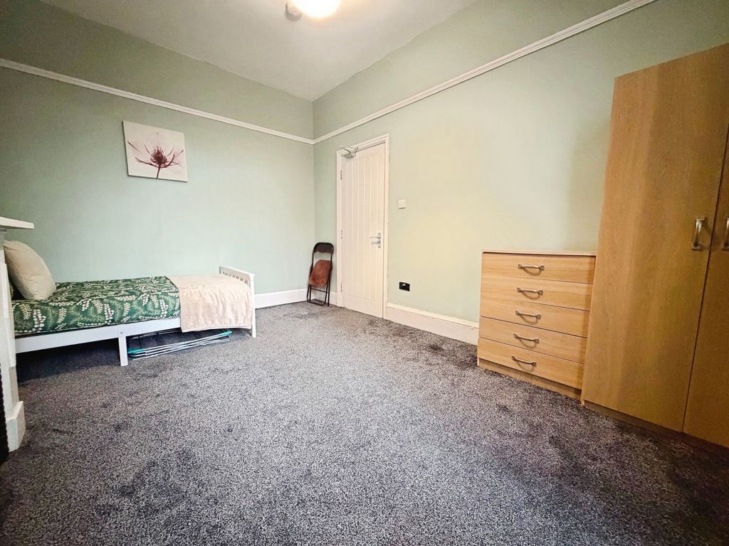 Property photo 3 of 7 Pbox-Img.Jpg