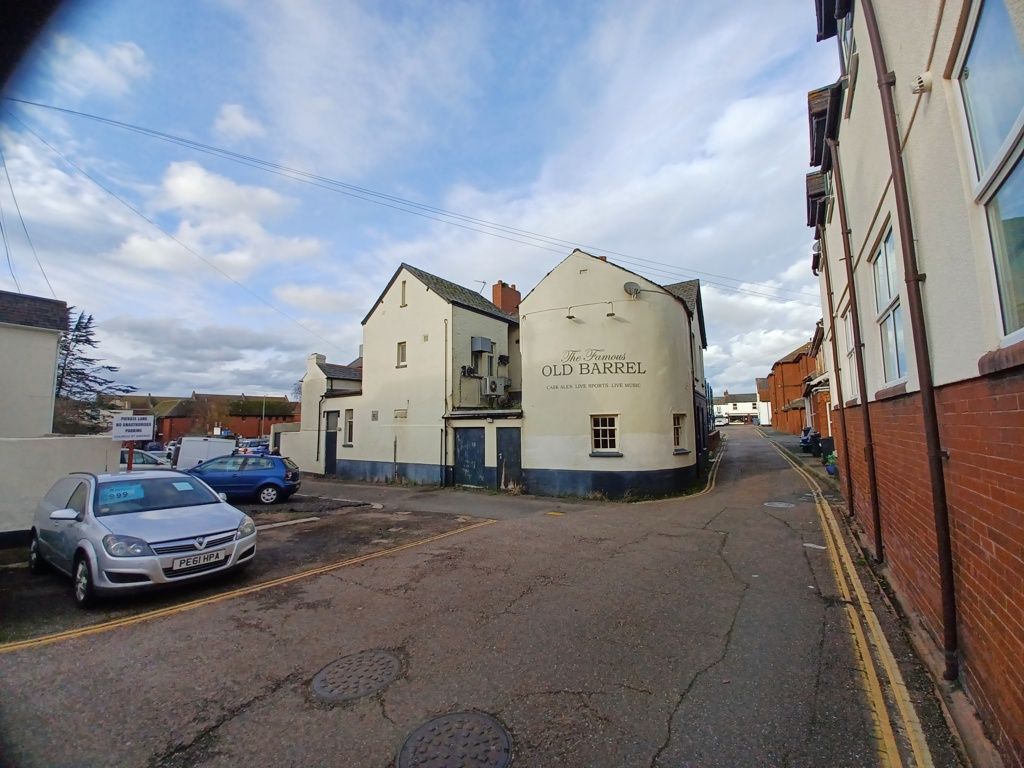 Property photo 2 of 8 Photo 1