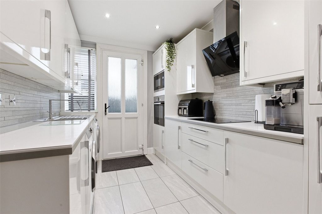 Property photo 3 of 15 Kitchen