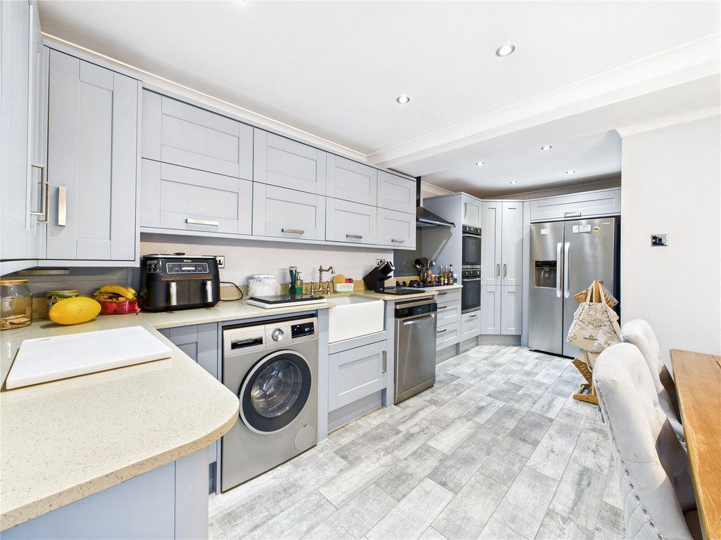 Property photo 2 of 17 2 - Image