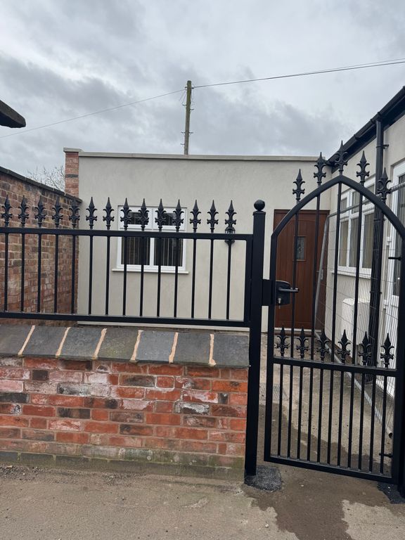 Property photo 1 of 6 Outside Space